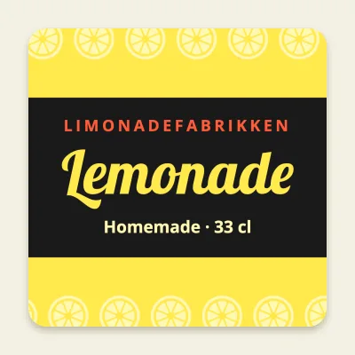 Lemonade with lemon slices
